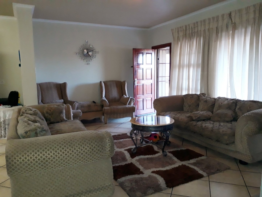 To Let 3 Bedroom Property for Rent in Vaalpark Free State